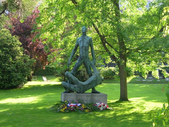  Monument aux étudiants résistants (Gaston Watkin)